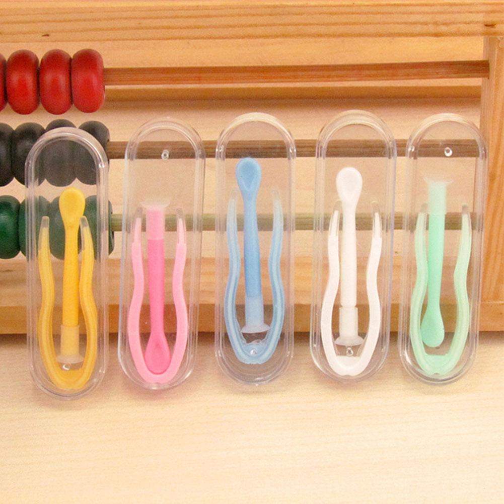 Tweezer Applicator for Contact Lenses