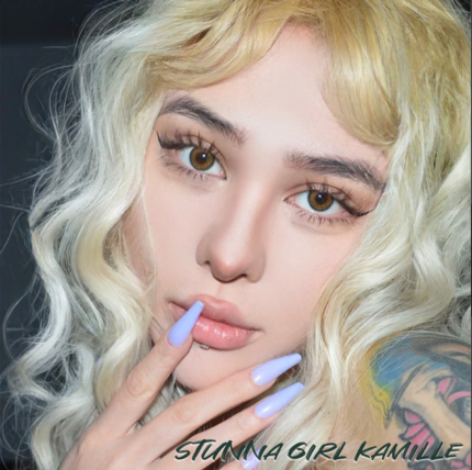 UYAAI Stunna Girl Kamille